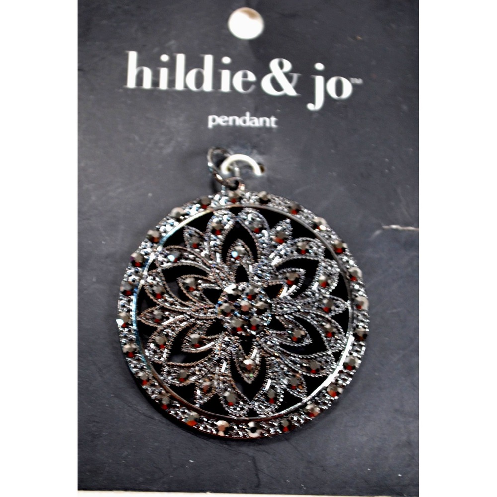 hildie & jo Pendant Charm Medallion New Cutout Floral Design 1.5" Across